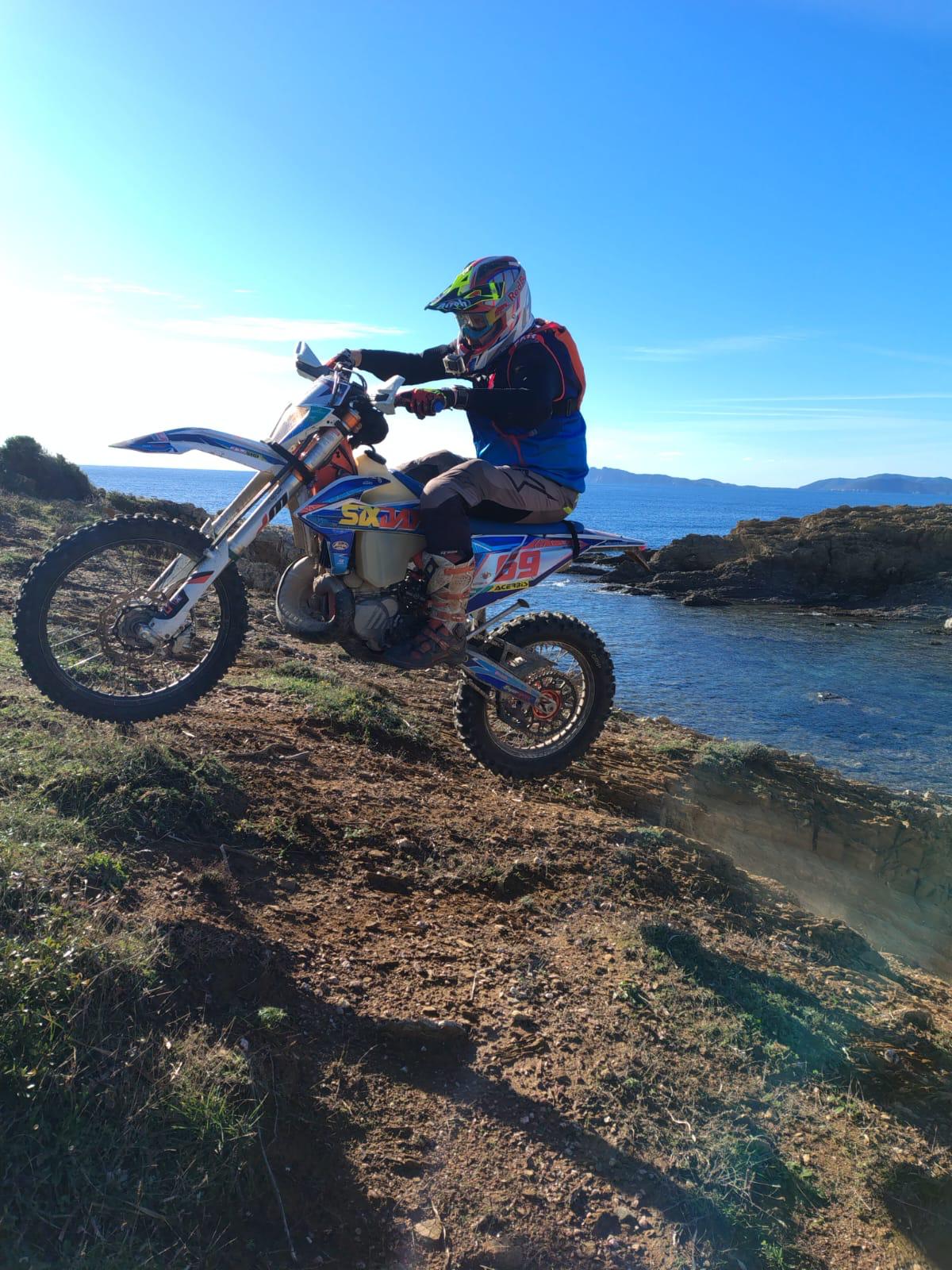 Enduro riding in Sardinia — 1